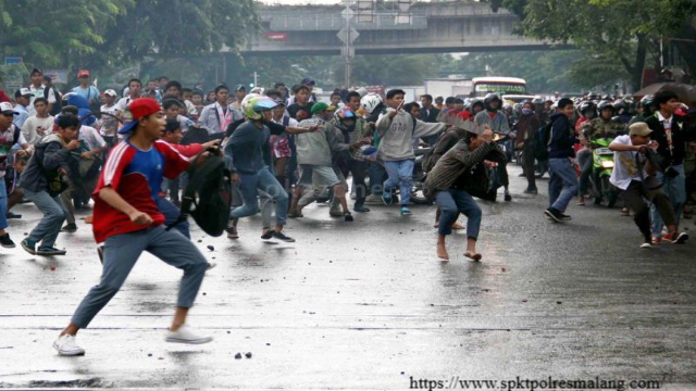 Tawuran Antar-Kelompok Pecah di Babelan Bekasi